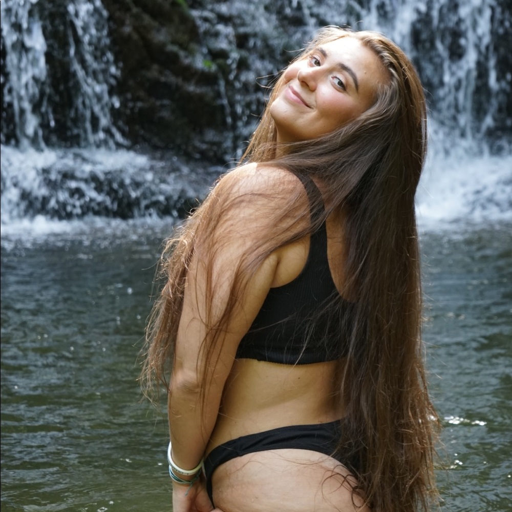 Meet your Posher, Laur - Picture 1 of 1